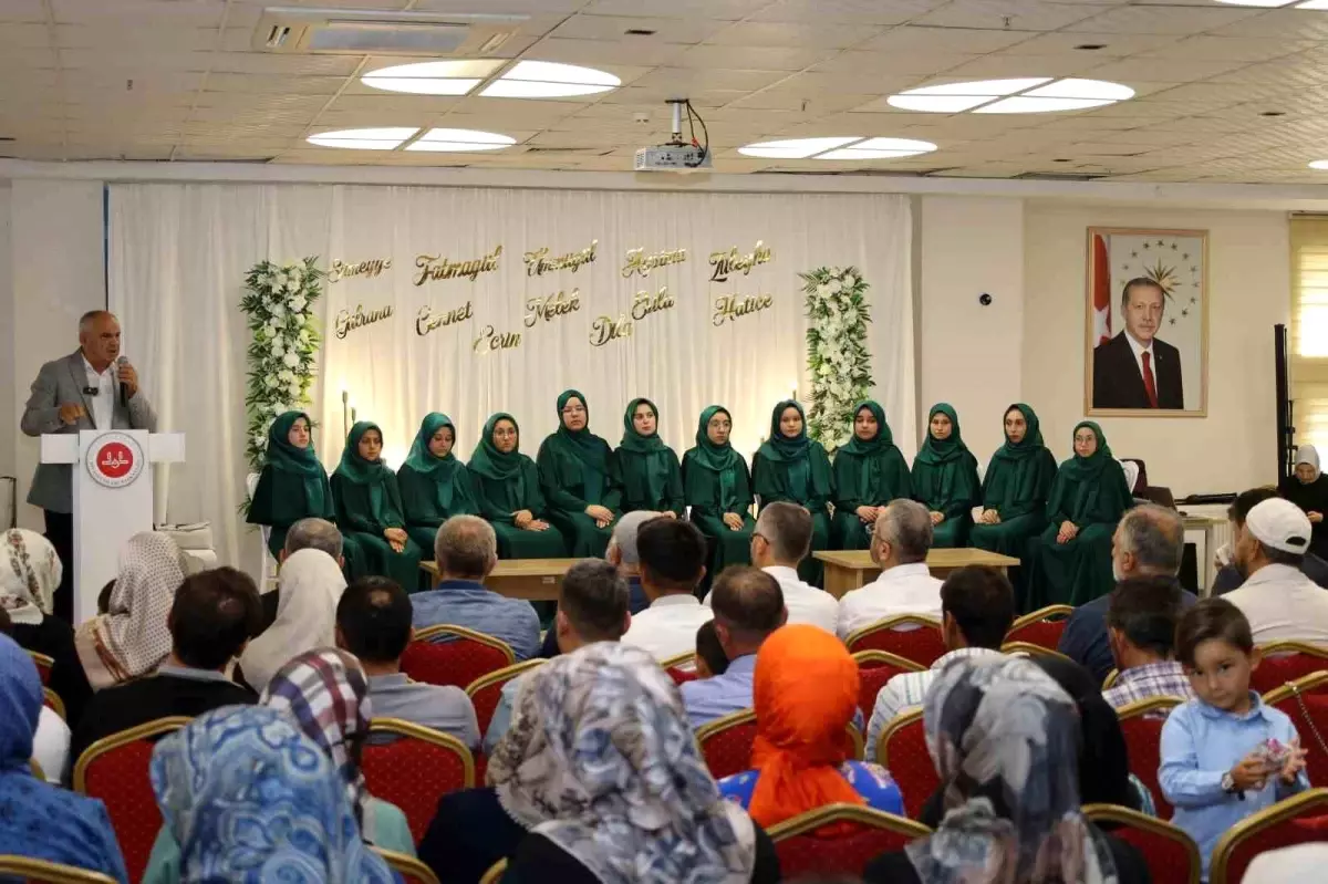 Yahyalı'da 12 Öğrenci Hafızlık Belgesi Aldı