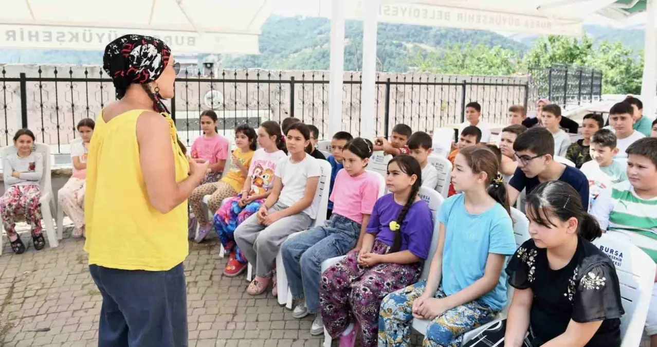 Osmangazi'de Gezici Kütüphane ile Çocuklara Kitap Sevgisi Aşılanıyor