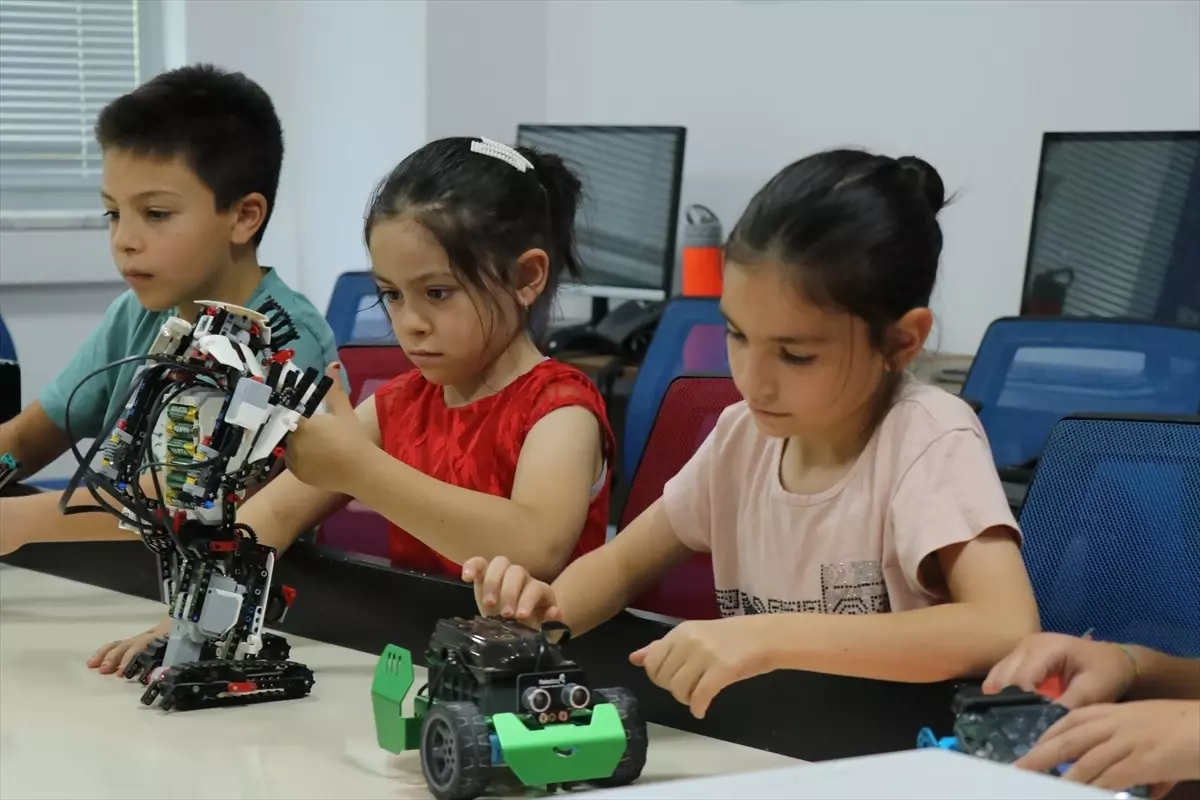 Talas'ta Çocuklar Teknoloji ile Buluşuyor