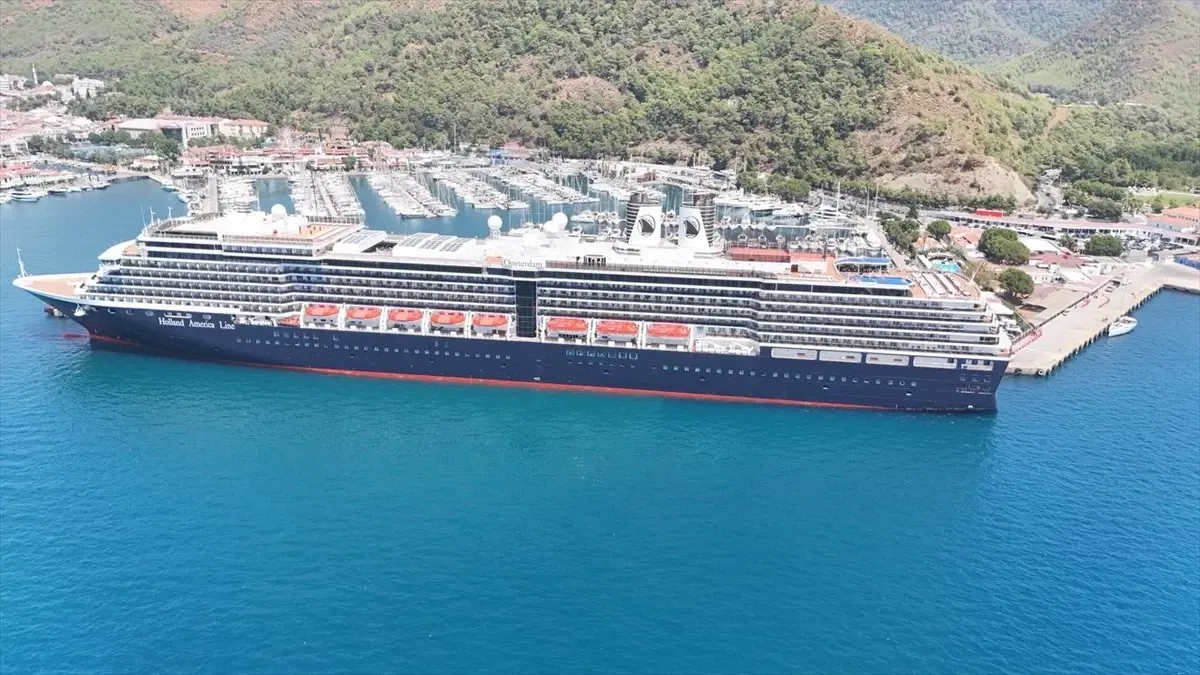 Hollanda Gemisi Marmaris'te