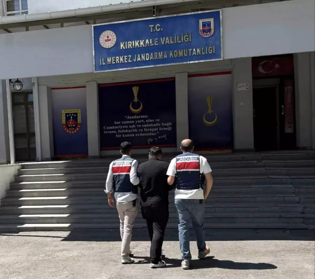 Hırsızlık Hükümlüsü Kırıkkale'de Yakalandı