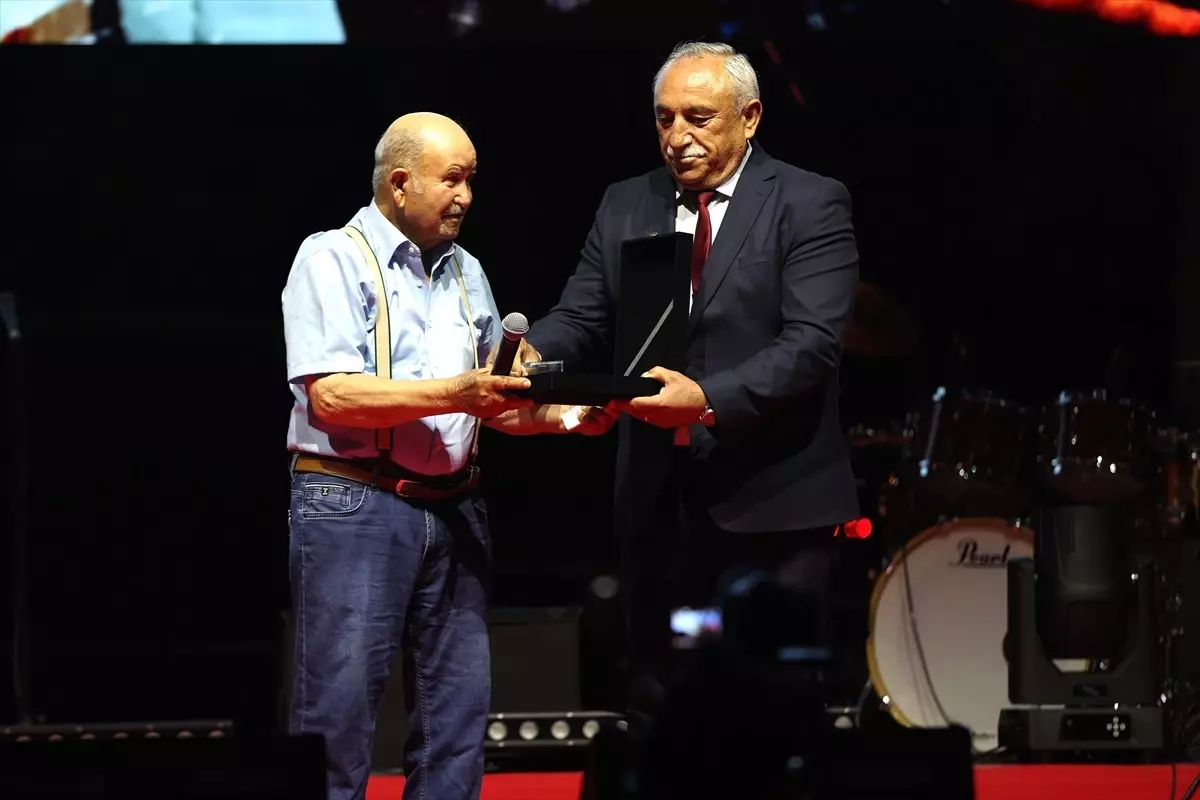 Özgür Özel'den Kardeşlik Vurgusu