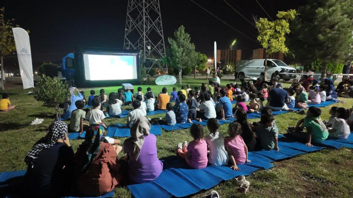 Adıyaman'da Açık Hava Sinema Gecesi Büyük İlgi Gördü