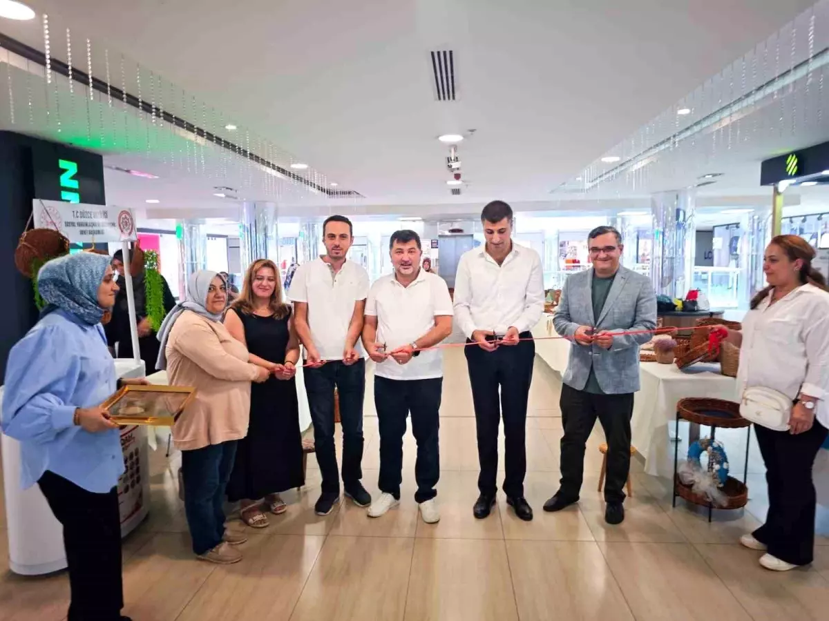 Düzce'de Geri Dönüşüm Sergisi Açıldı