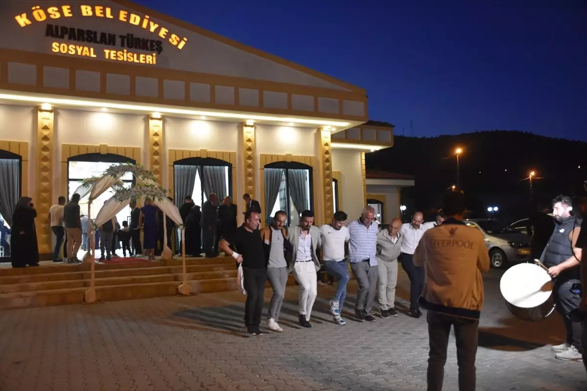 Köse'de Evlenecek Çiftlere Ücretsiz Salon