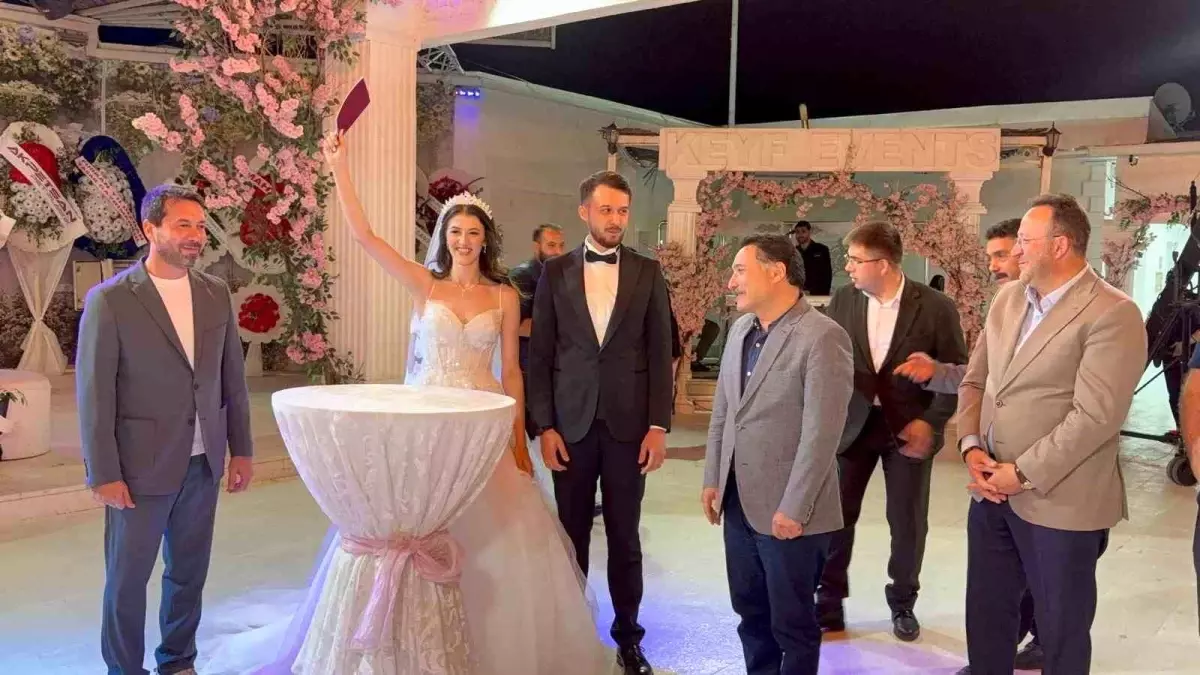 Abdullah Karataş ve Gizem Güngör Evlendi