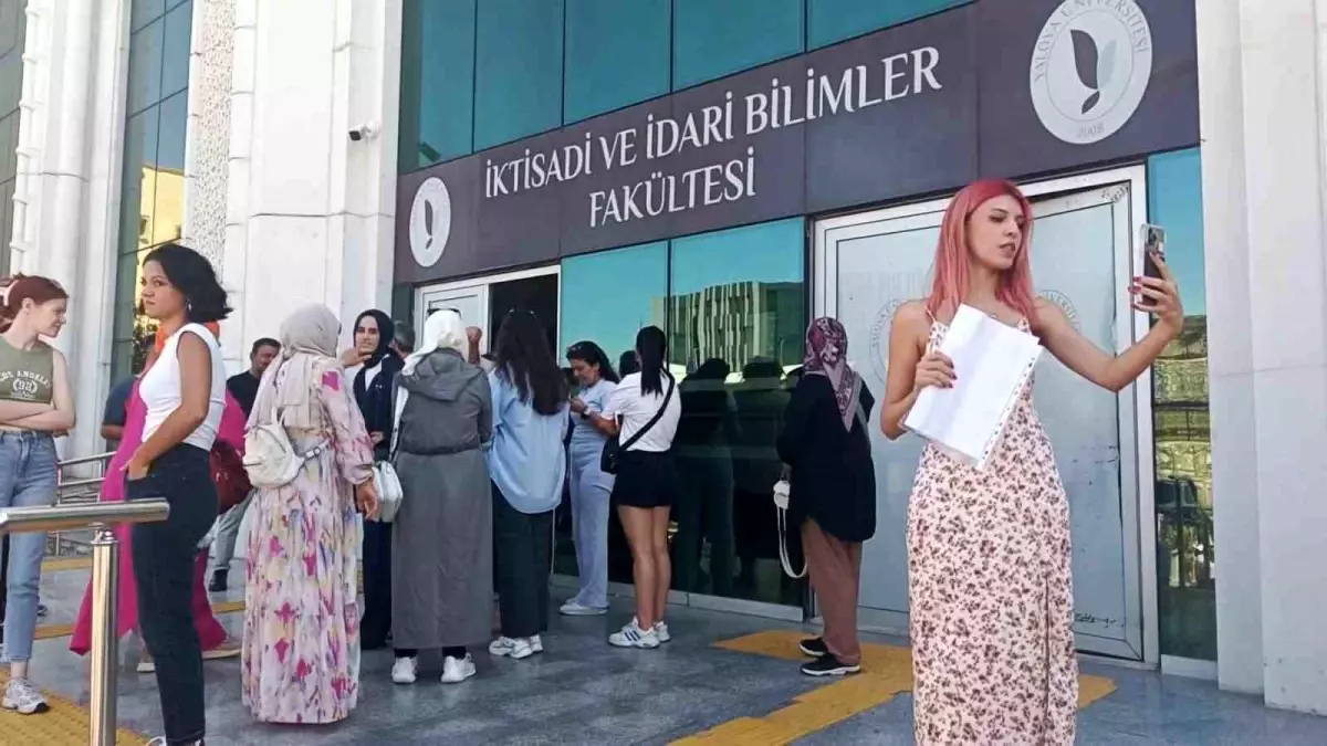 Yalova'da Kaza, AÖF Öğrencileri Sınava Giremedi
