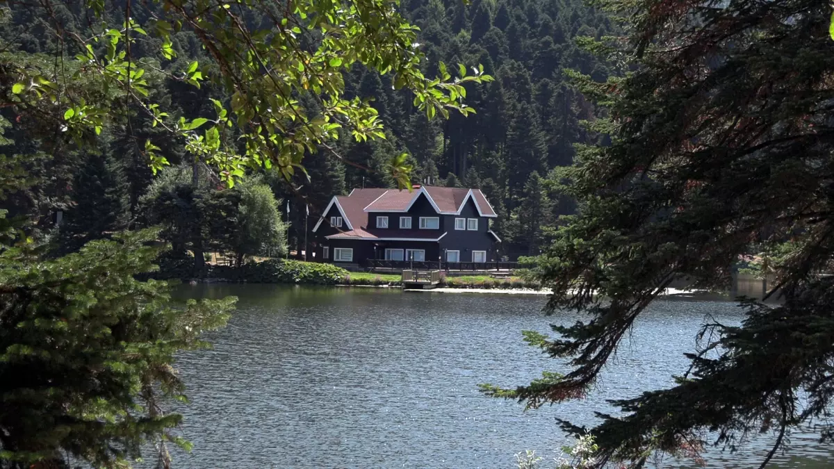 Gölcük Tabiat Parkı'nda Ziyaretçi Akını