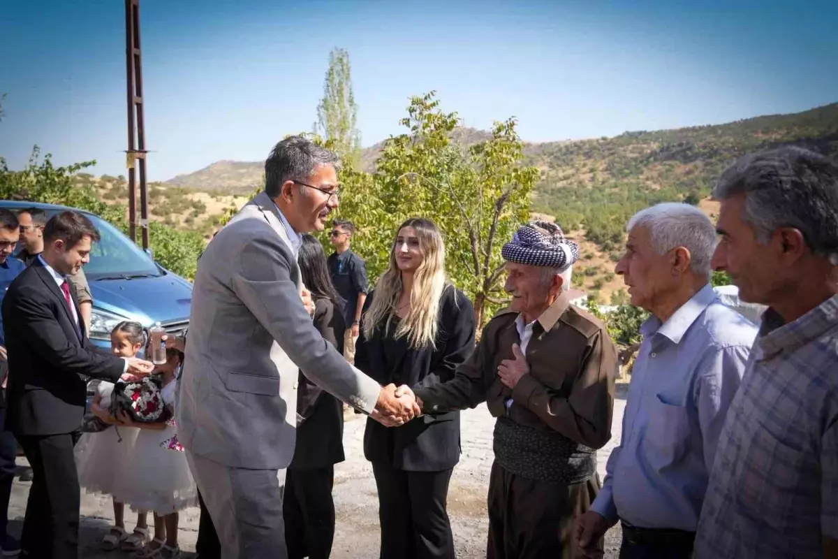 Hakkari Valisi Ali Çelik Çukurca'da İncelemelerde Bulundu