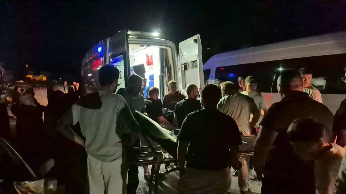 Yığılca'da Pat Pat ve Otomobil Çarpıştı