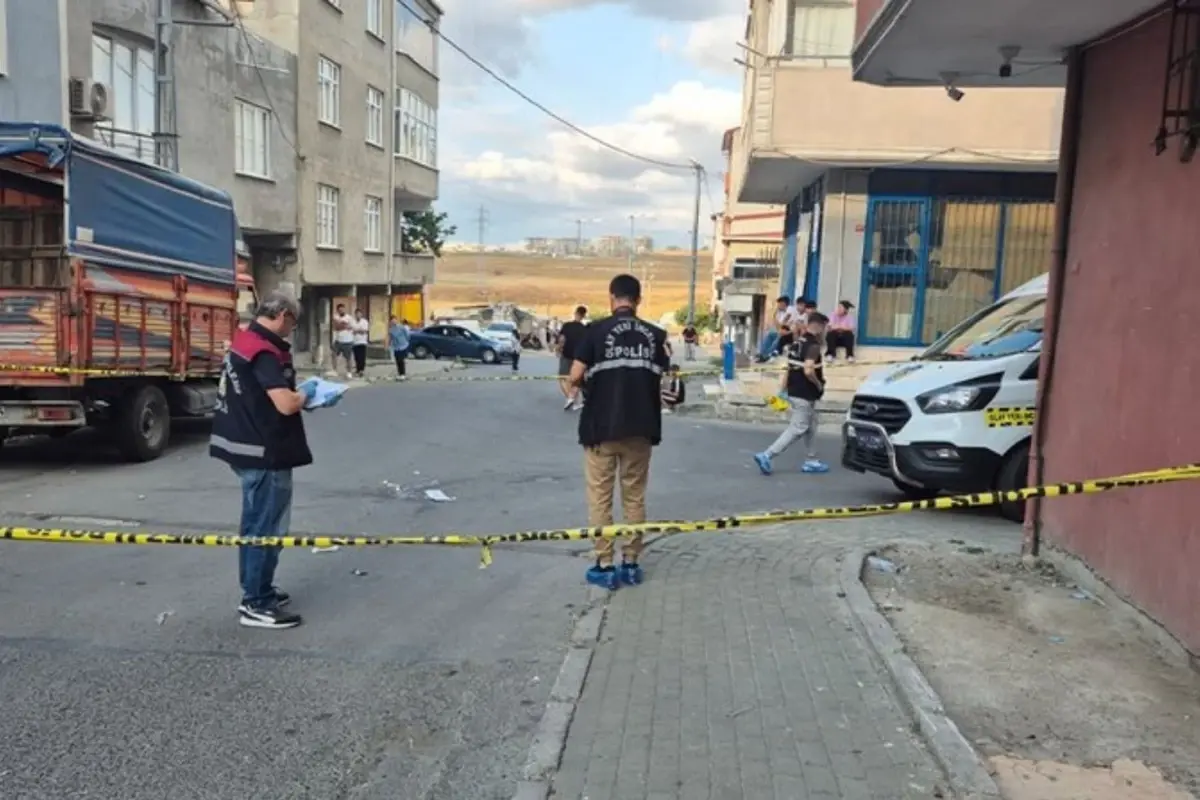 İstanbul'da 'yan baktın' tartışması! Bir kişi bıçaklanarak hayatını kaybetti