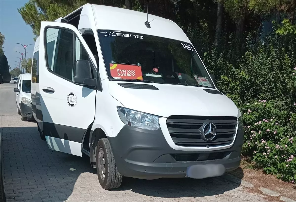Dinlenirken Ölen Tur Minibüsü Şoförü