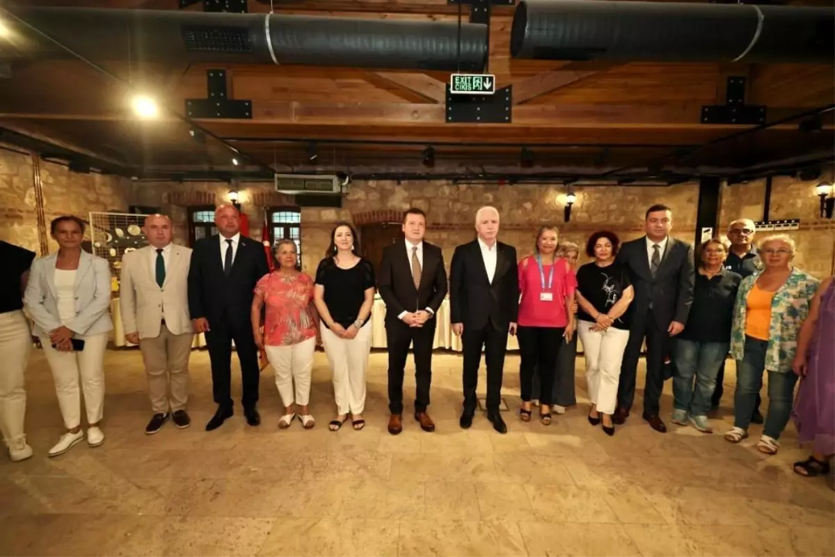İstanbul Valisi Davut Gül, 'Çamurdaki Sır' Sergisini Ziyaret Etti