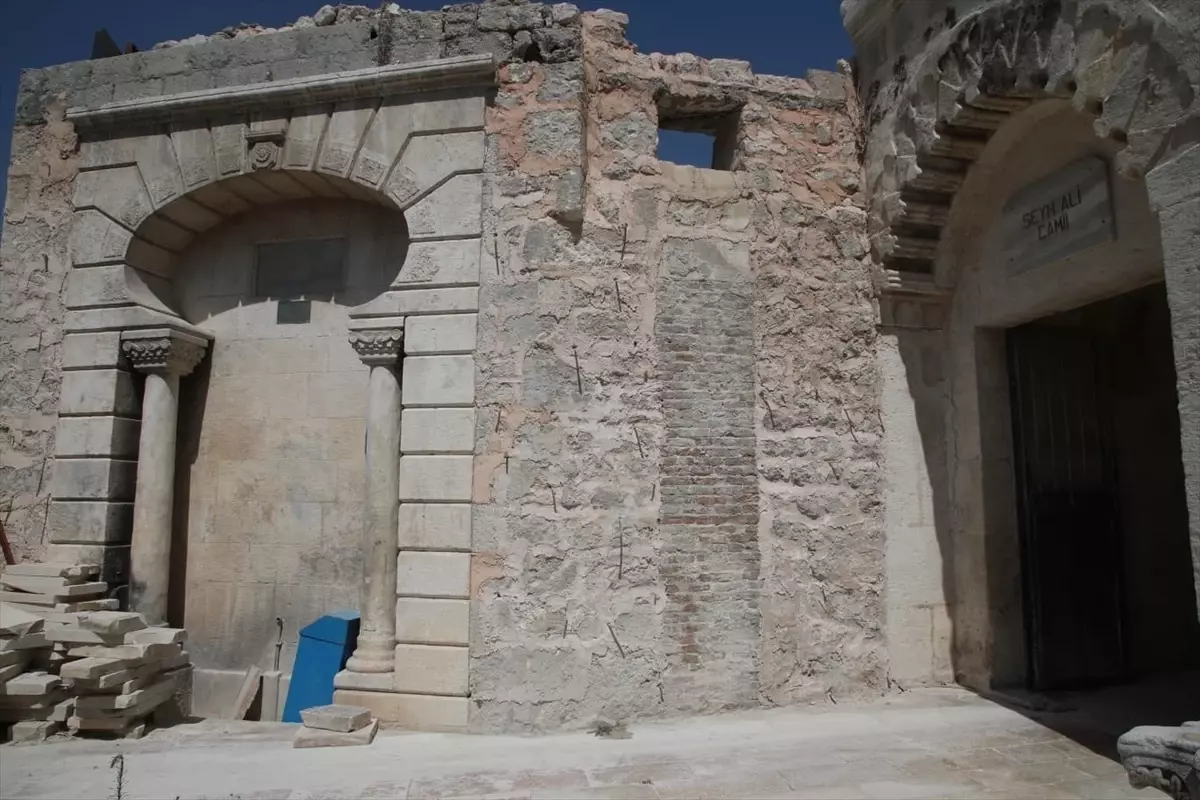 Şeyh Ali Camisi Restorasyonu Devam Ediyor