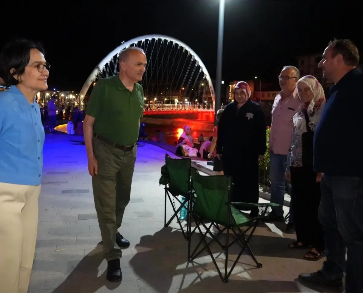 Düzce'de Asar Kemerpark'ta Sinema Geceleri Devam Ediyor