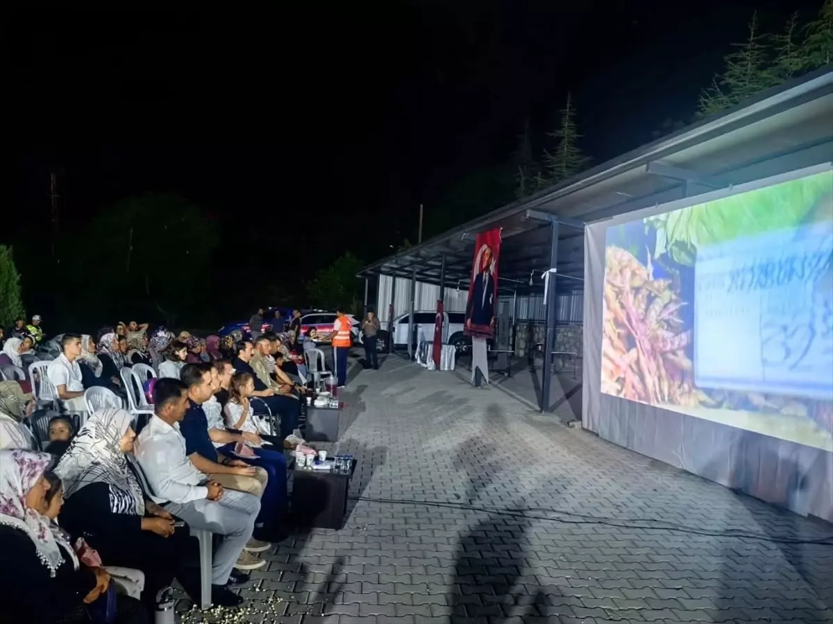 Hekimhan'da Açık Hava Sinema Keyfi
