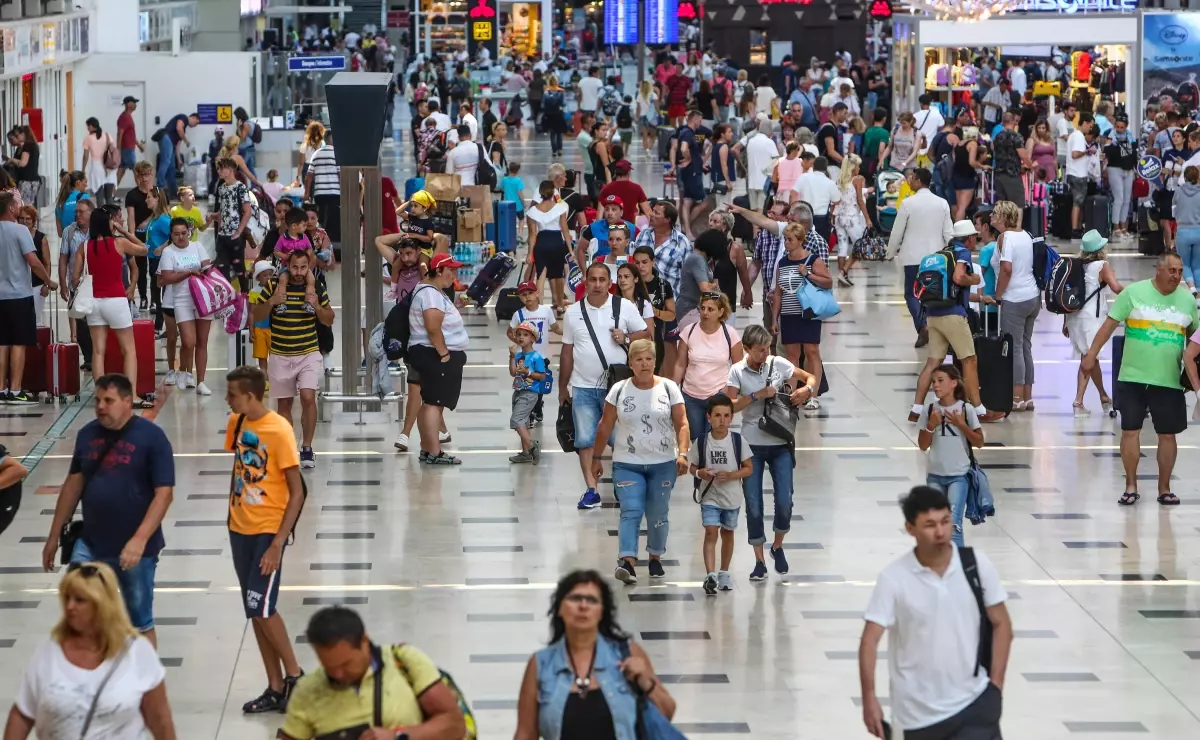 Antalya Havalimanı'nda Rekor Trafik