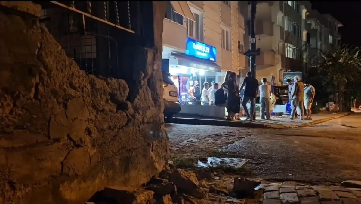 Alkollü Sürücü Tekel Bayisine Daldı