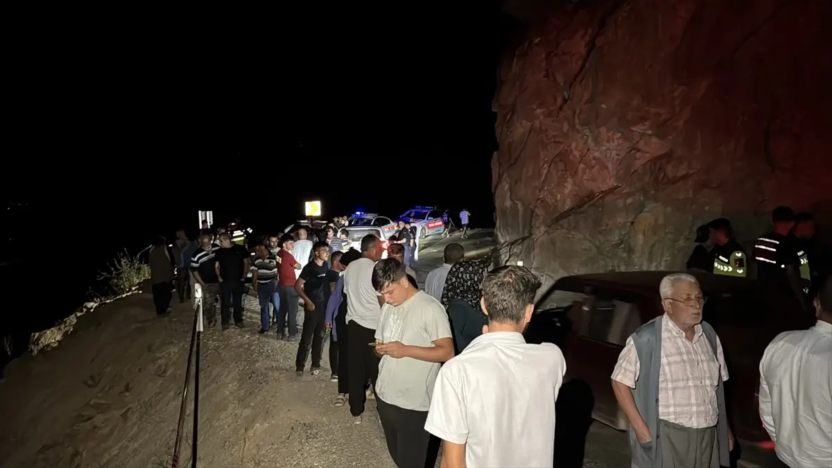 Kozan'da Uçurumda Kaza: 5 Ölü