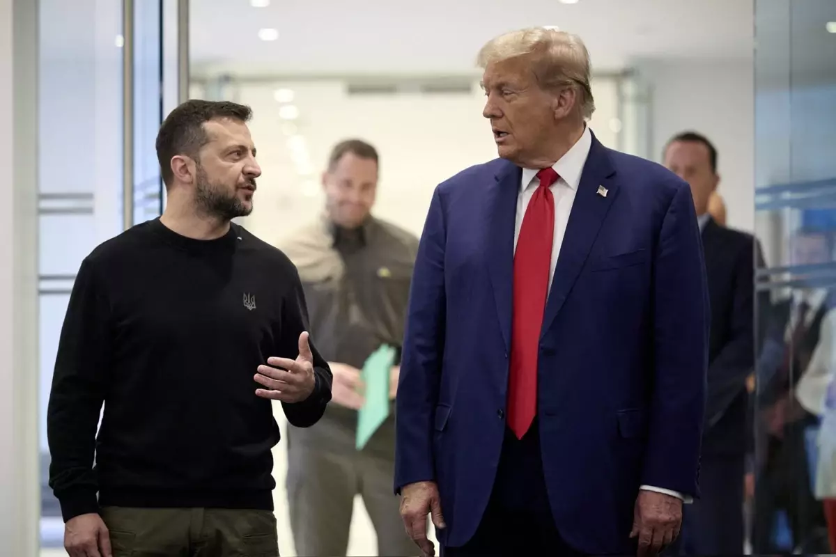 Beyaz Saray'da Zelenski, Trump ile bir araya geldi: Üçlü görüşme için hazırız