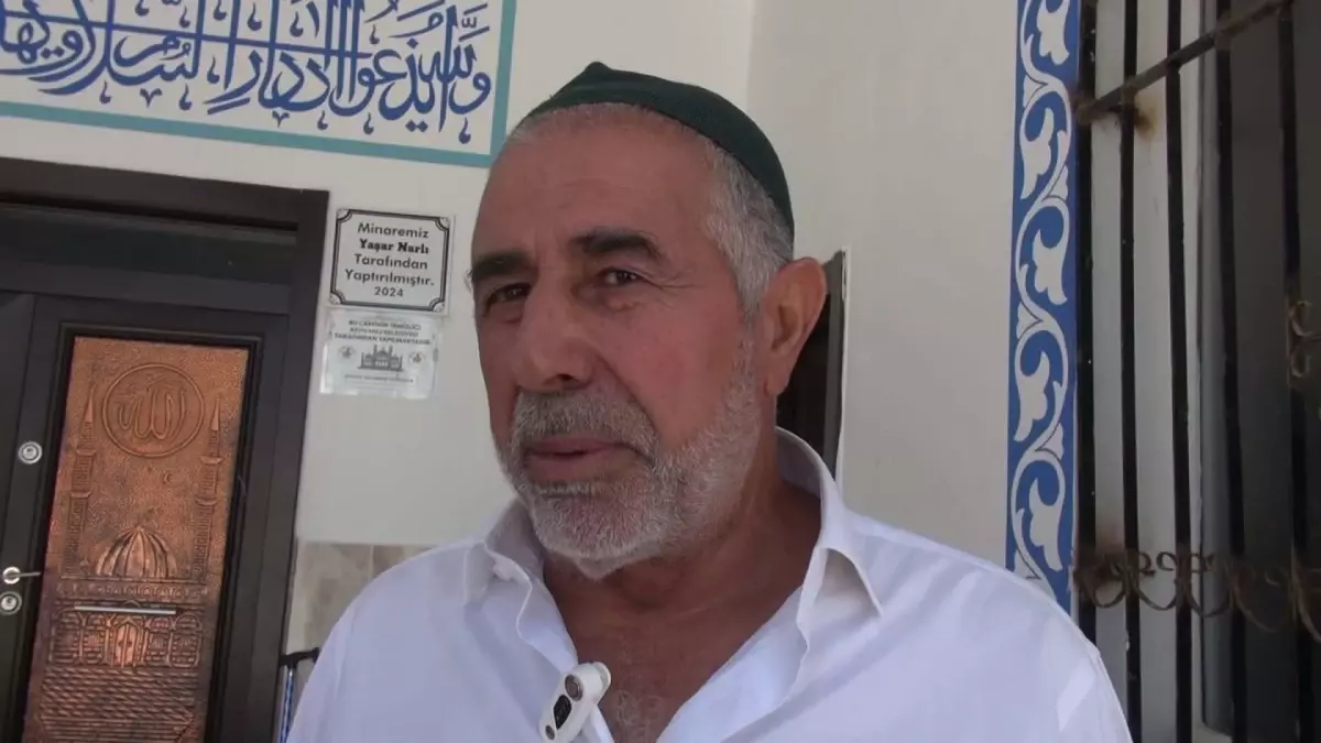 Engelli İmamın Azmi: Yıkılan Camiyi Yeniden İnşa Etti