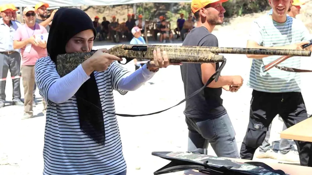 Gülcan Yıldırım, Trap Atışında Erkekleri Geride Bıraktı