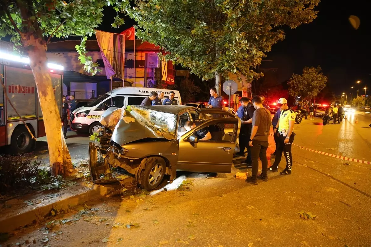 Denizli'de Trafik Kazası: 2 Ölü, 1 Yaralı