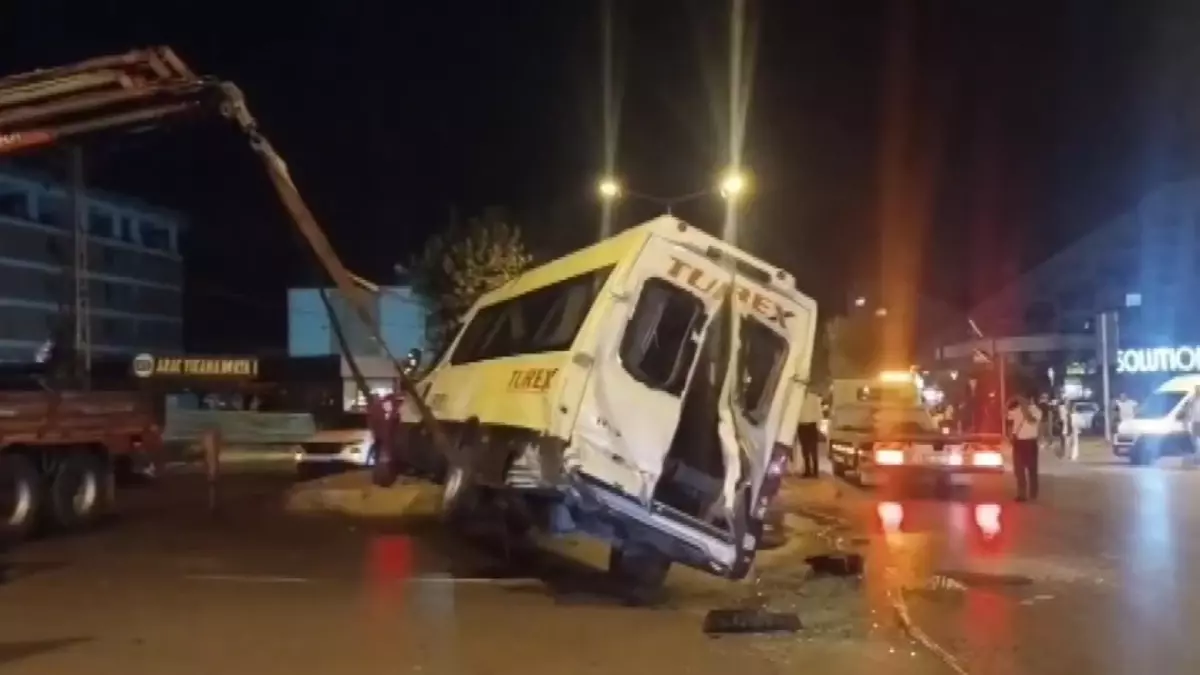 Sultanbeyli'de Kaza: 10 Yaralı