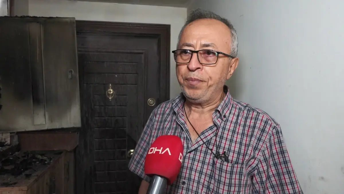 Ümraniye'de Çatı Yangını Kısa Sürede Söndürüldü