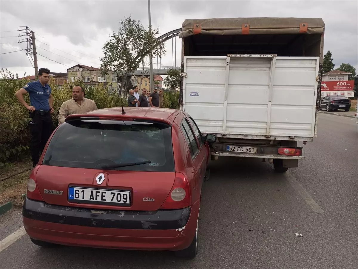 Çarşamba'da Trafik Kazası: 2 Yaralı