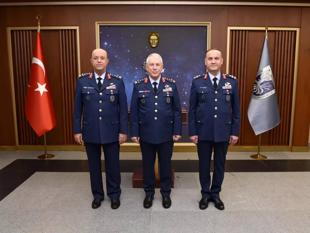 Hava Kuvvetleri'nde Devir Teslim Töreni