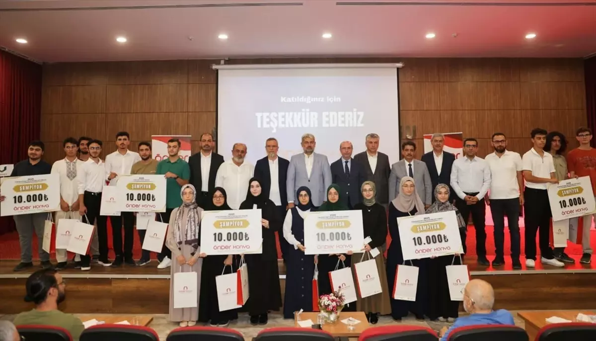 Başarıya Ödül: 22 Öğrenciye 10 Bin Lira