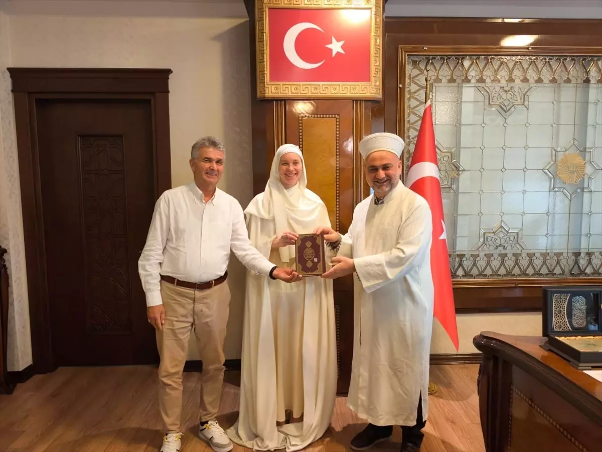 Adana'da Polonyalı Kadın Müslüman Oldu