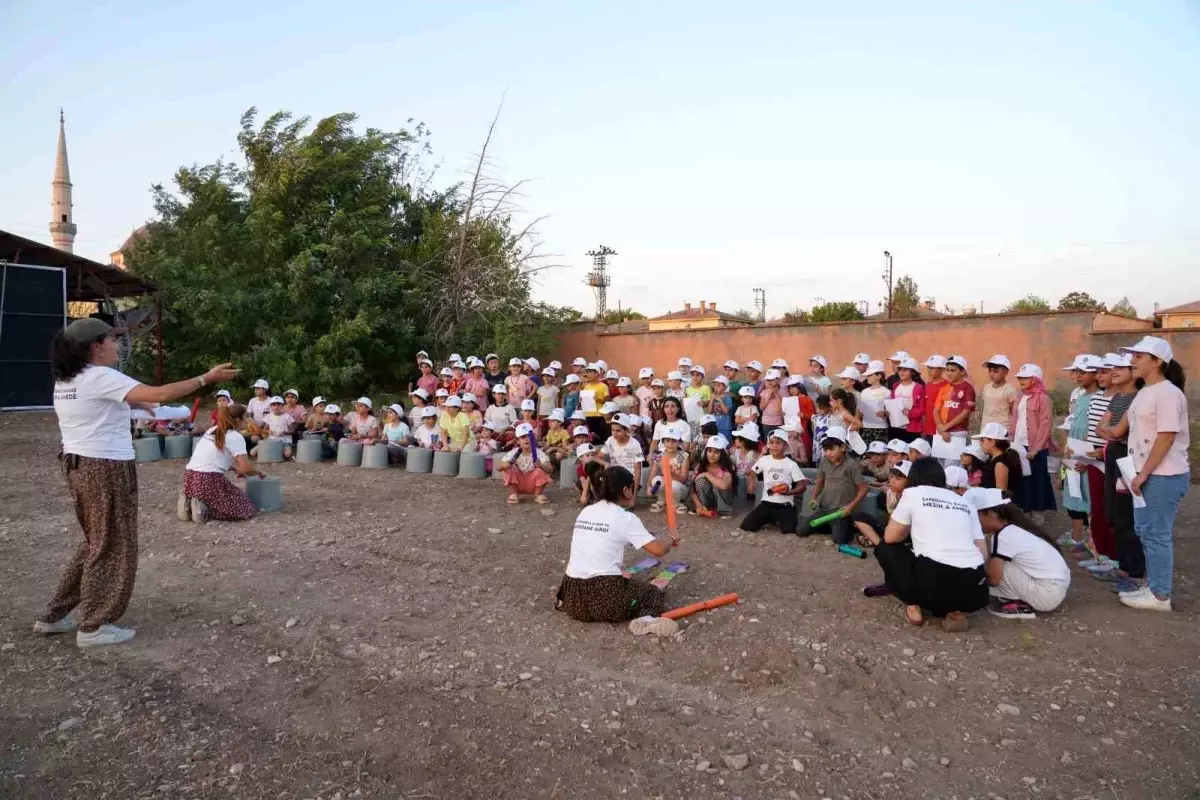 Diyarbakır'da 'Çocuk Köy Şenlikleri' ile Yüzlerce Çocuğun Eğlencesi