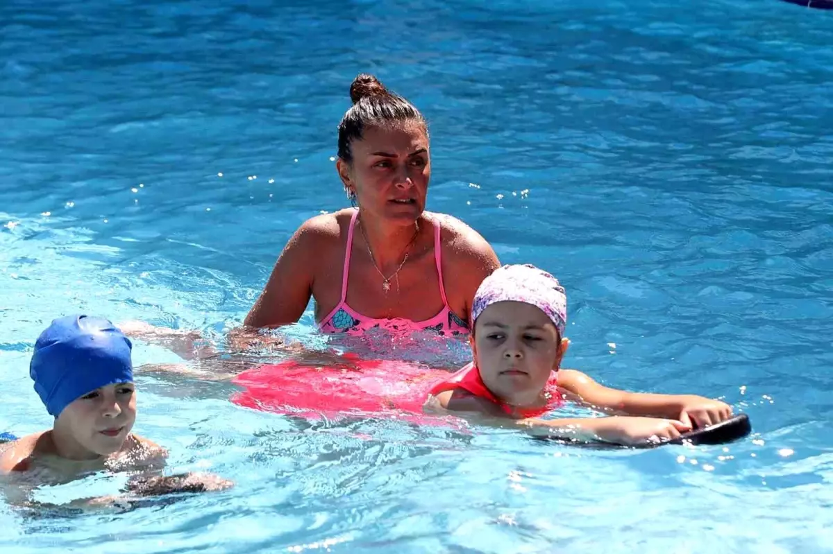 Muğla'da Ücretsiz Yüzme Kursları Başladı