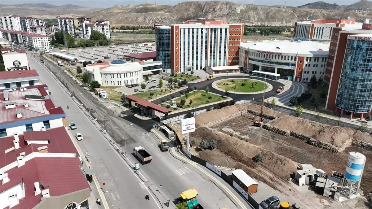 Sivas Hastanesine Yeni İdari Bina