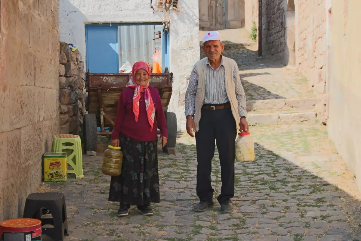 İşitme Engelli Çiftin Peynir Satışı