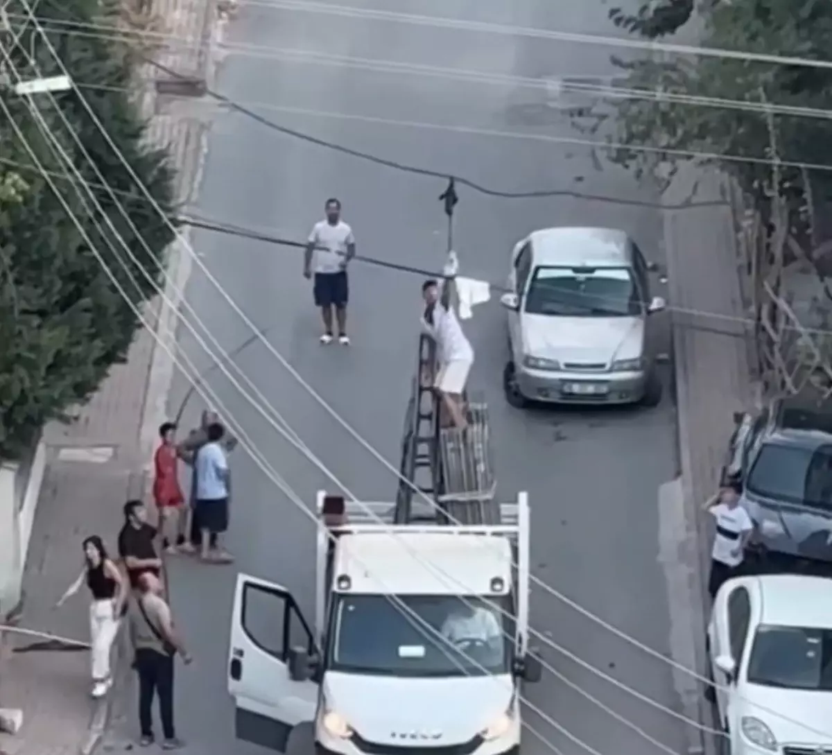 Çayırova'da Güvercin Kurtarıldı