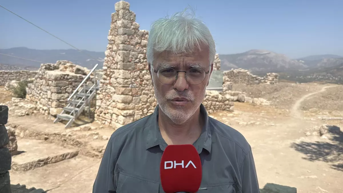 Beçin Kalesi'nde 3 Bin Yıllık Kremasyon Mezarlar Bulundu