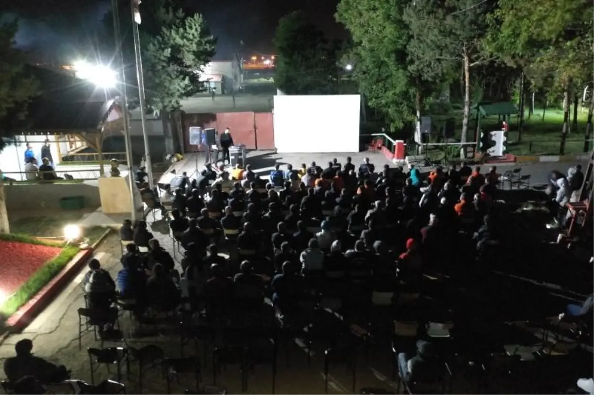 Kars Açık Ceza İnfaz Kurumu'nda Film Gösterimi Etkinliği Düzenlendi