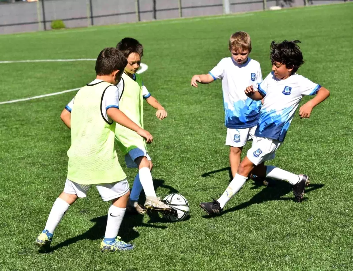 Yunusemre Belediyespor Yaz Futbol Okulu Sona Erdi
