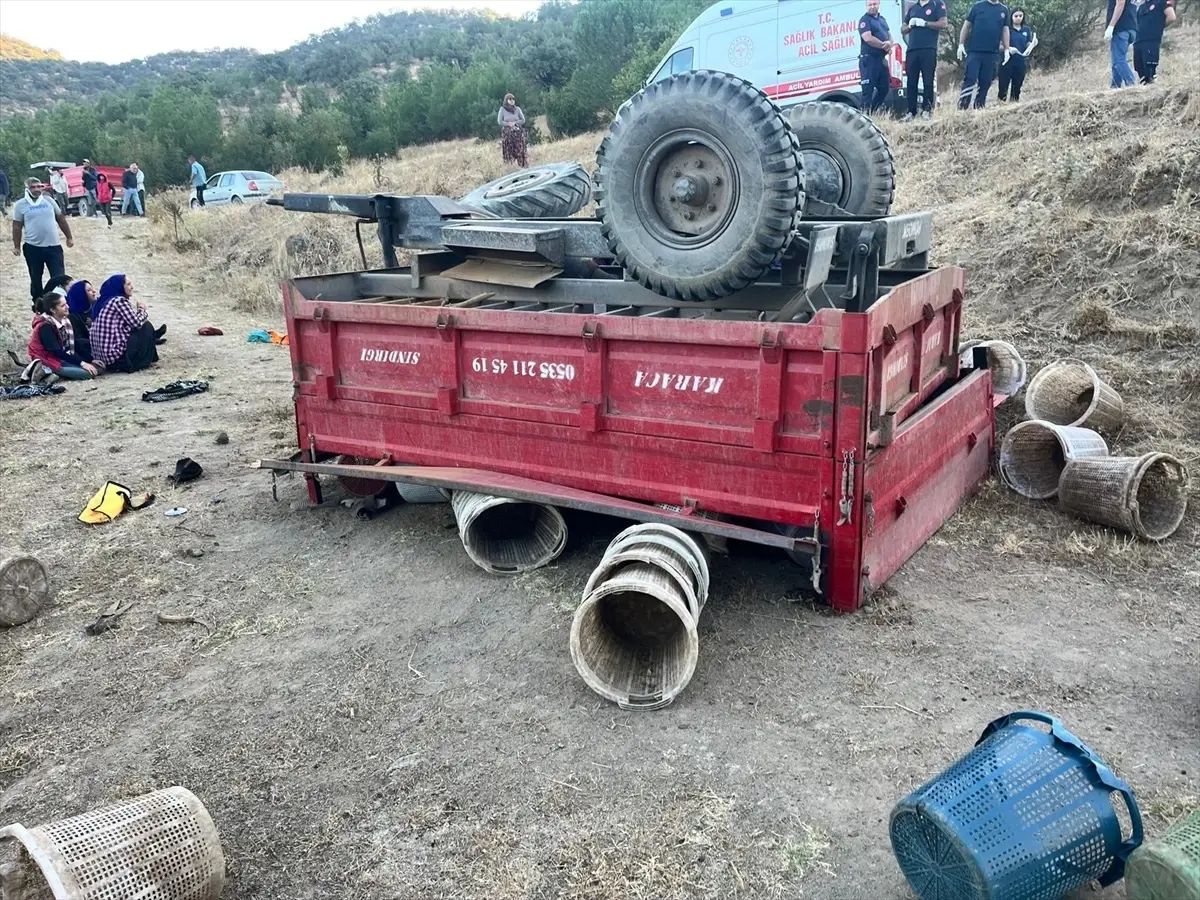 Sındırgı'da Traktör Devrildi: 1 Ölü, 4 Yaralı