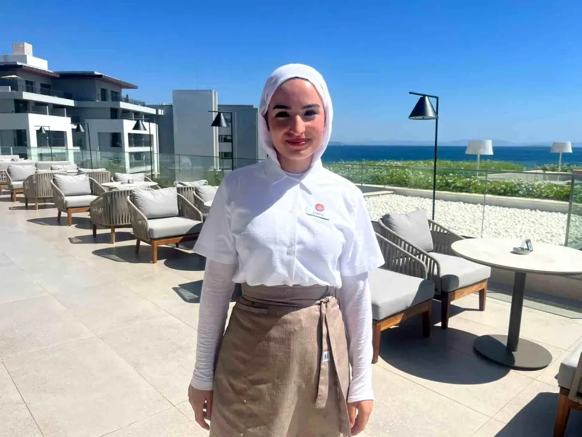 Çiçekle Karşılanan Başarılı Öğrenci