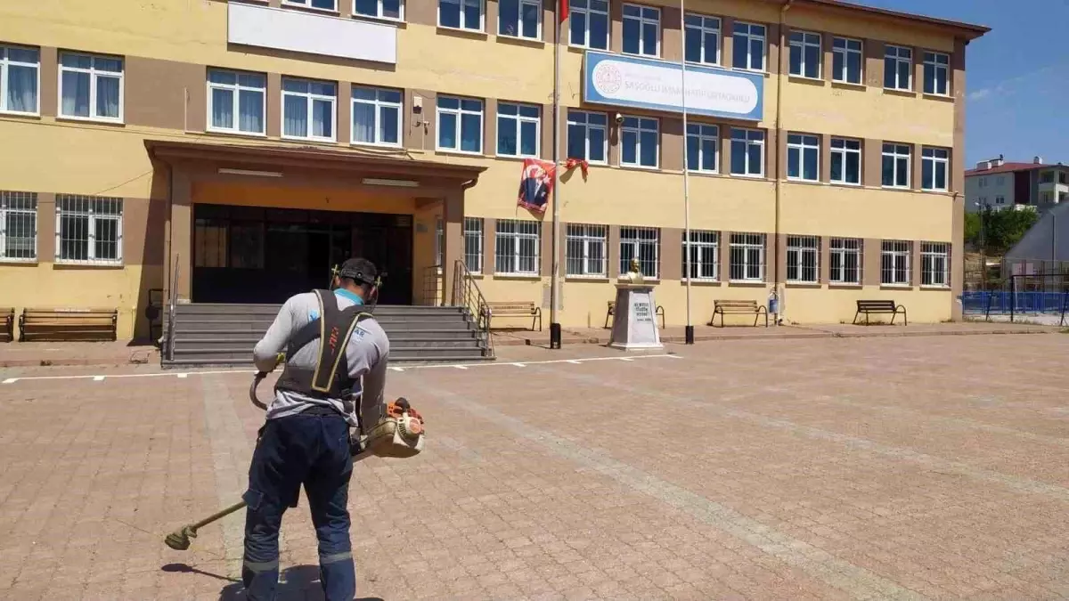 Hacılar Belediyesi Okul Temizliği ile Yeni Eğitim Yılına Hazırlanıyor