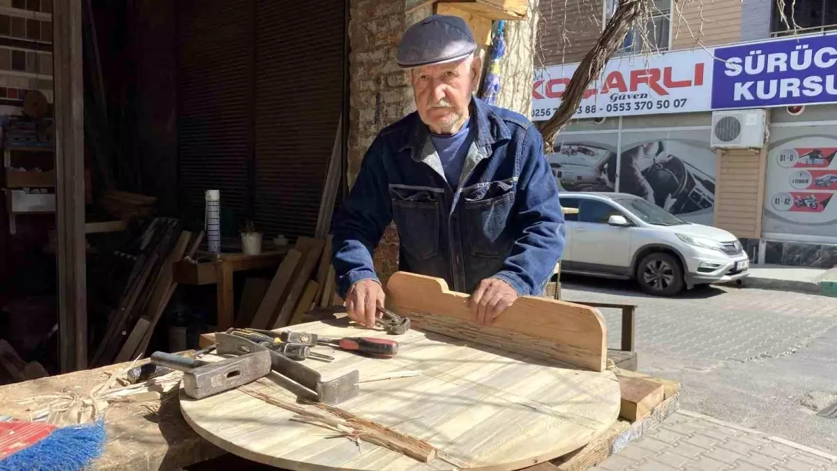 Aydın'da Marangoz Ustası Gelecekten Endişeli