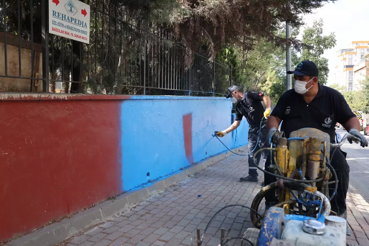 İstanbul'da Okul Bahçeleri Yenileniyor