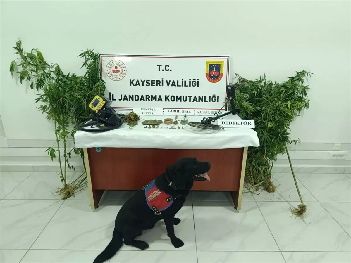 Kayseri'de Uyuşturucu Operasyonunda Tarihi Eserler Ele Geçirildi