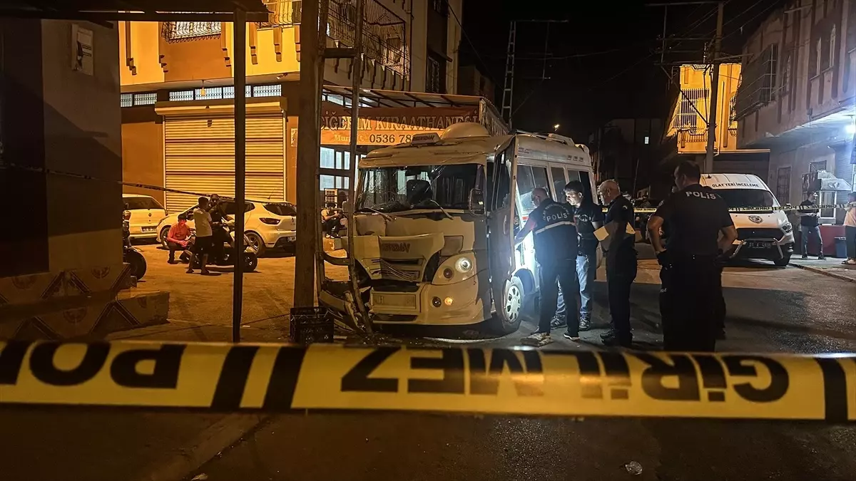 Adana'da Dolmuş Şoförü Silahlı Saldırıda Hayatını Kaybetti