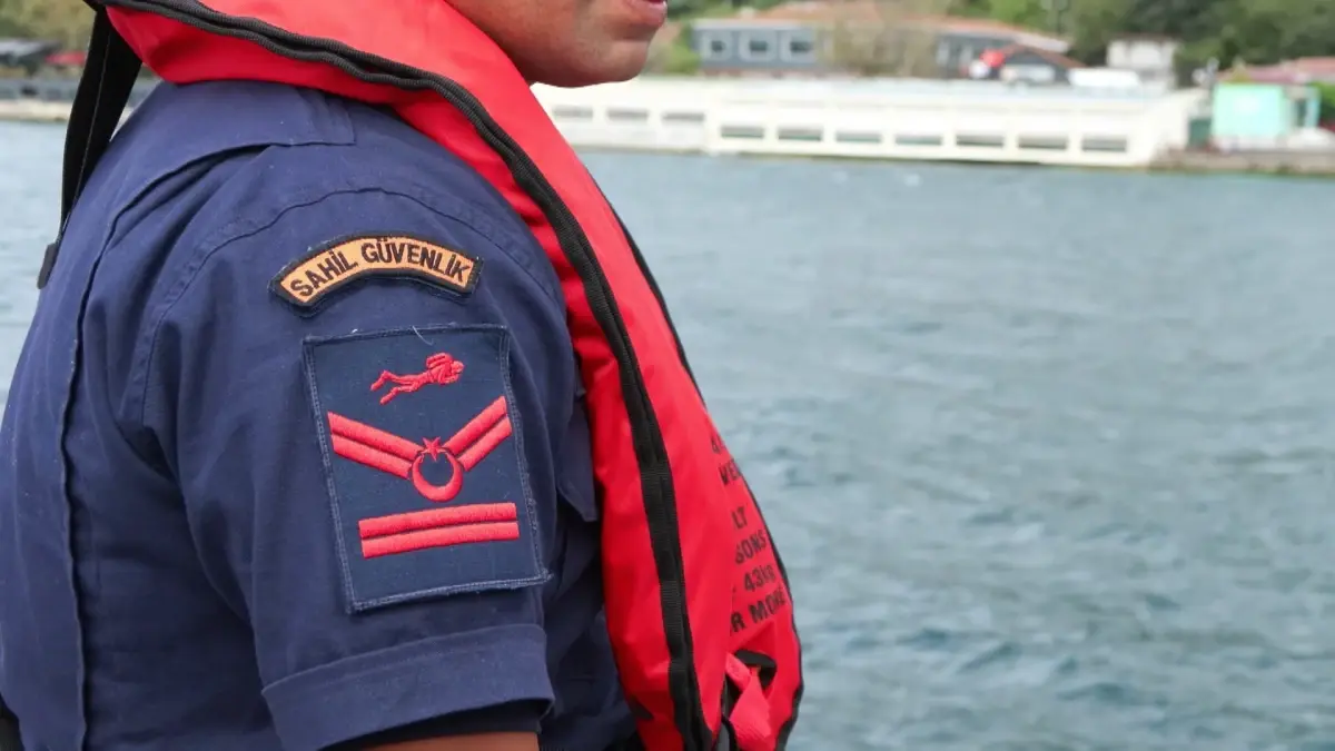 İstanbul Boğazı'nda Kayıp Yüzücü Arama Çalışmaları Devam Ediyor