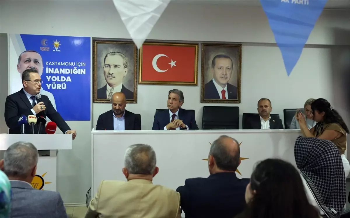 Demir: 'CHP Hezimet, Biz Hizmet Belediyeciliği Yapıyoruz'